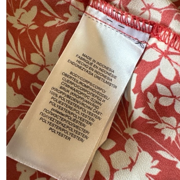 Lauren Ralph Lauren Whimsical Floral Print Crepe Top Sz XS Petite Ruffles - Picture 11 of 11